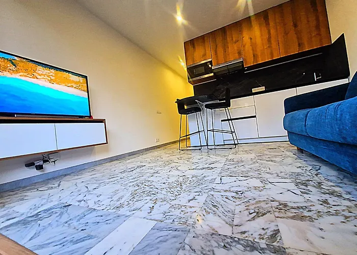 Cote D\'Azur Oasis Suites