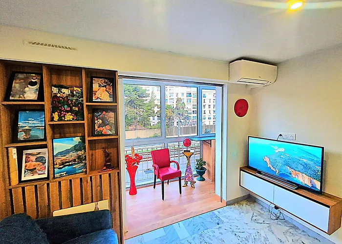 Cote D\'Azur Oasis Suites